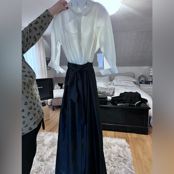 Teri John Gown.Bought at Bergdorf Goodman.Never Worn, New w/Tag, S14- Runs Small - Picture 1 of 9